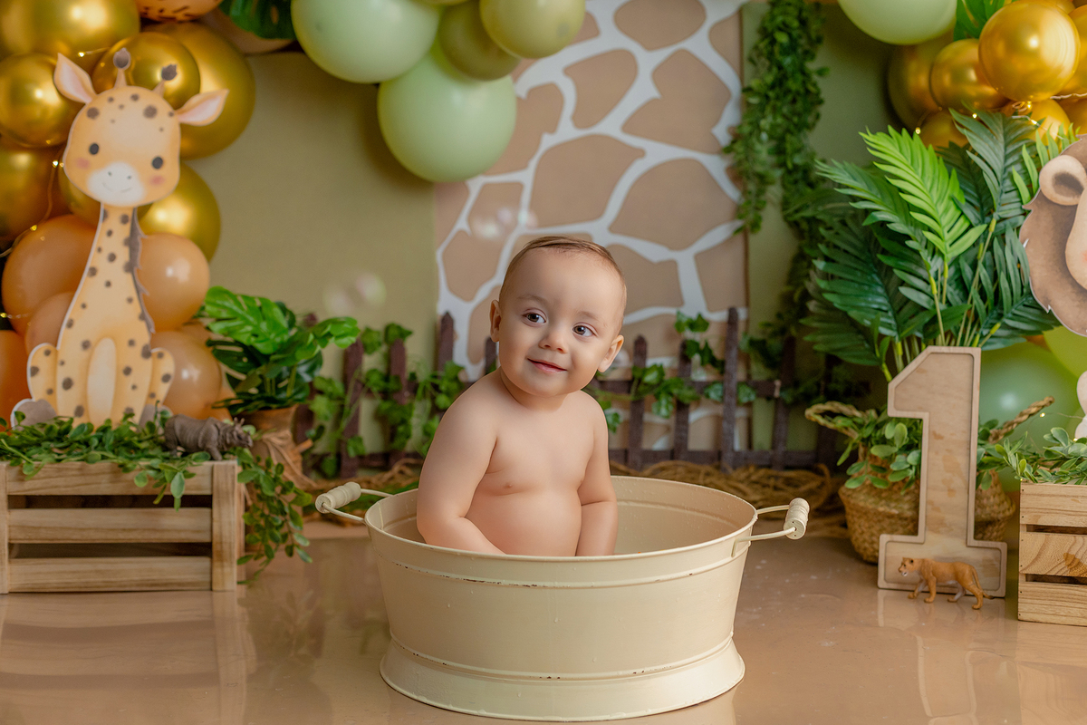 acompanhamento_smash_safari_smash_the_cake_safari_ensaio_bebe_safari_fotografia_infantil_tema_safari_bebe_animais_selva_primeiro_aniversario_smash_estudio_fotografico_luz_estudio_bebe_feliz_criancas_felizes_expressao_espontanea_momentos_unicos_amor_famili