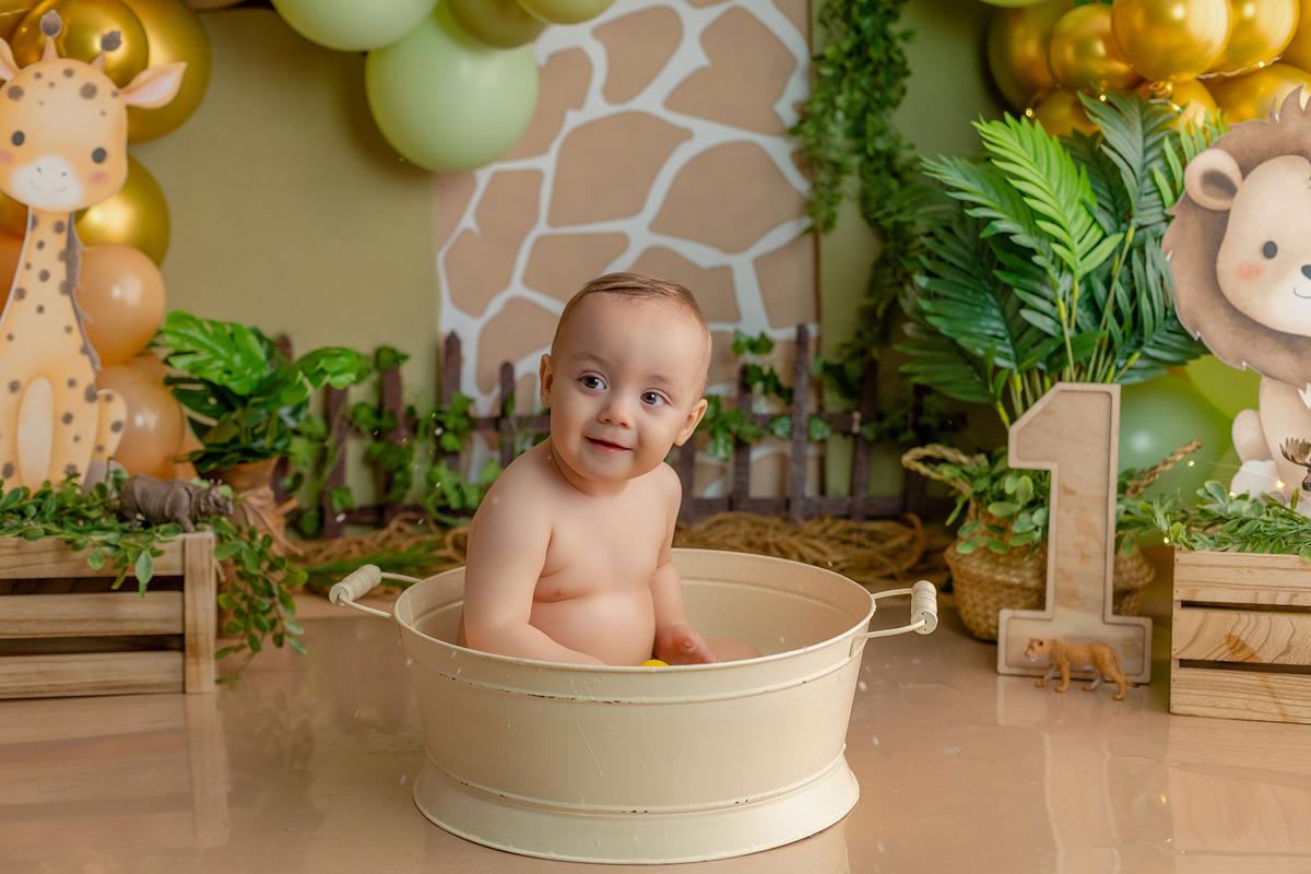 acompanhamento_smash_safari_smash_the_cake_safari_ensaio_bebe_safari_fotografia_infantil_tema_safari_bebe_animais_selva_primeiro_aniversario_smash_estudio_fotografico_luz_estudio_bebe_feliz_criancas_felizes_expressao_espontanea_momentos_unicos_amor_famili