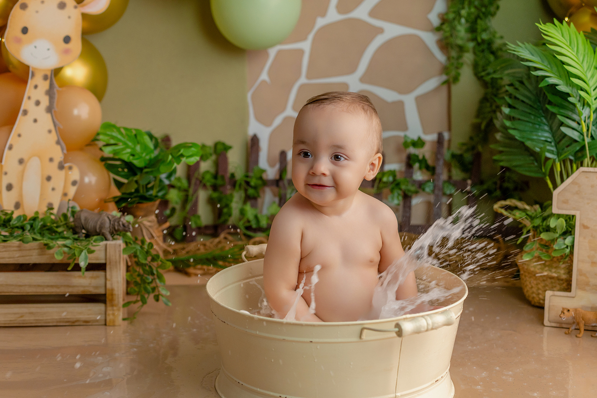 acompanhamento_smash_safari_smash_the_cake_safari_ensaio_bebe_safari_fotografia_infantil_tema_safari_bebe_animais_selva_primeiro_aniversario_smash_estudio_fotografico_luz_estudio_bebe_feliz_criancas_felizes_expressao_espontanea_momentos_unicos_amor_famili