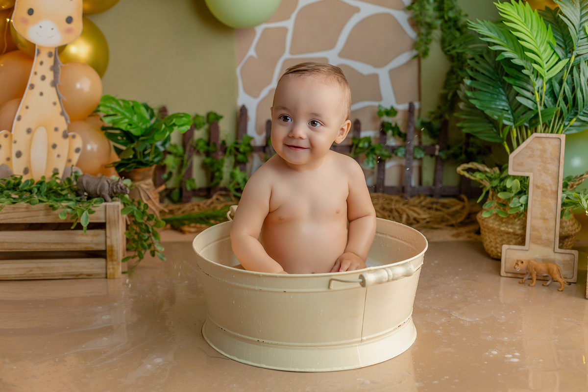 acompanhamento_smash_safari_smash_the_cake_safari_ensaio_bebe_safari_fotografia_infantil_tema_safari_bebe_animais_selva_primeiro_aniversario_smash_estudio_fotografico_luz_estudio_bebe_feliz_criancas_felizes_expressao_espontanea_momentos_unicos_amor_famili