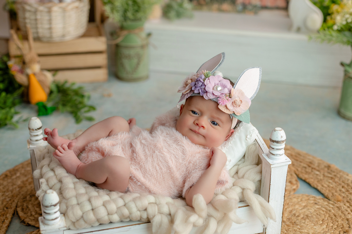 newborn_fotografia_newborn_ensaio_newborn_bebe_recem_nascido_fotografia_infantil_luz_natural_estudio_newborn_sessao_segura_conforto_bebe_primeiros_dias_vida_memorias_familia_bebe_dormindo_posados_suaves_detales_pezinhos_maozinhas_amor_familia_maternidade_