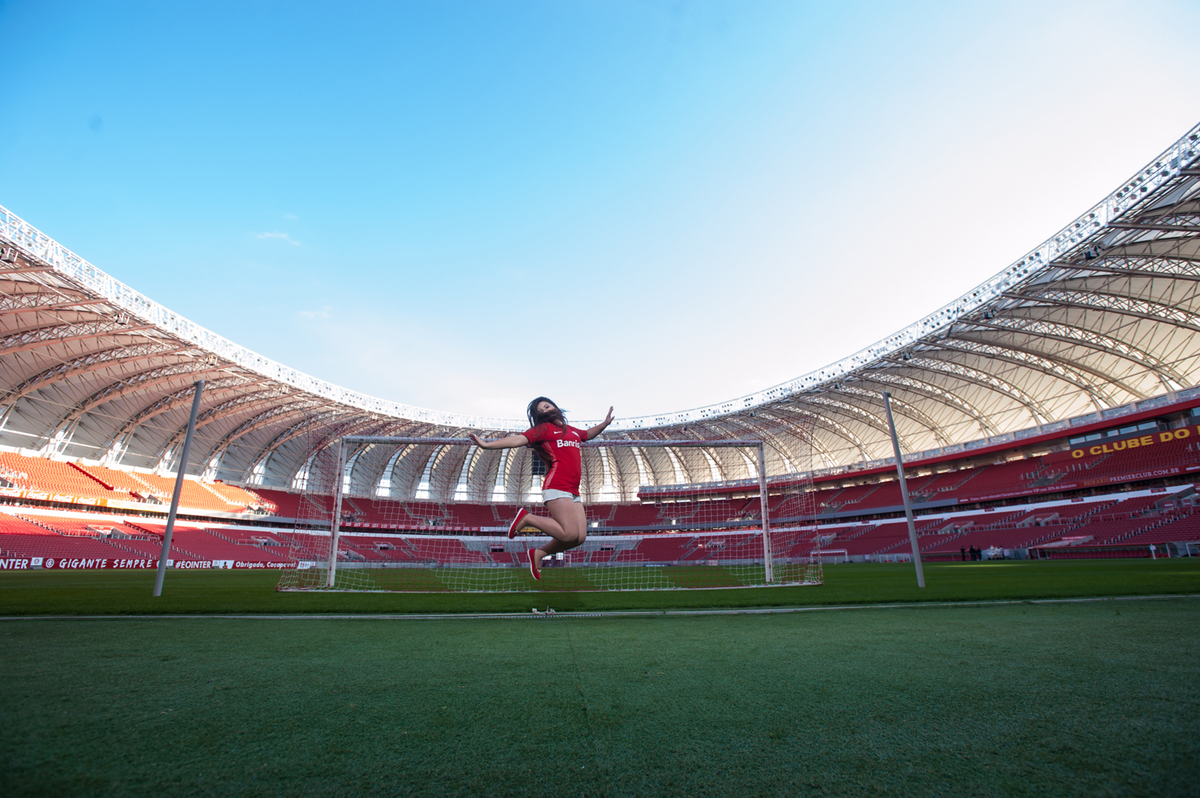 Book de 15 anos da Vanessa Sperb, fotografada no Campo nas dependências Sport Club Internacional, Porto Alegre - RS