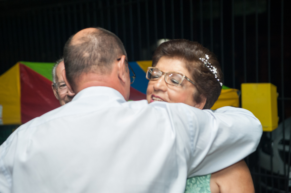 Festa-de-50anos-de-casamento-de-Olando-e-Oliria-bodas-de-ouro-daltocampos-com-na-casa-de-eventos-zoeira-Zona-Norte-de-Porto-Alegre-RS