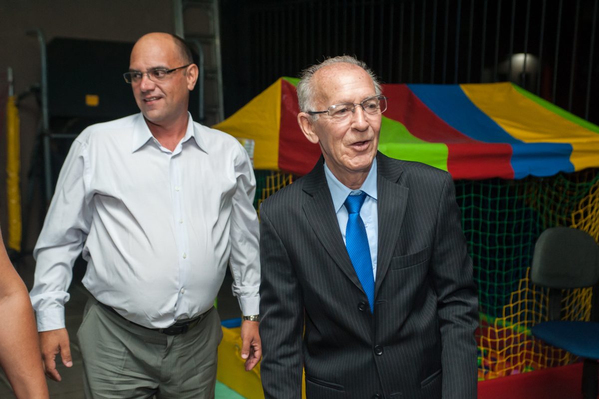 Festa-de-50anos-de-casamento-de-Olando-e-Oliria-bodas-de-ouro-daltocampos-com-na-casa-de-eventos-zoeira-Zona-Norte-de-Porto-Alegre-RS