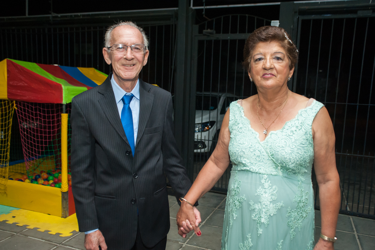 Festa-de-50anos-de-casamento-de-Olando-e-Oliria-bodas-de-ouro-daltocampos-com-na-casa-de-eventos-zoeira-Zona-Norte-de-Porto-Alegre-RS