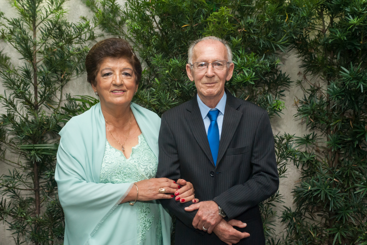 Festa-de-50anos-de-casamento-de-Olando-e-Oliria-bodas-de-ouro-daltocampos-com-na-casa-de-eventos-zoeira-Zona-Norte-de-Porto-Alegre-RS