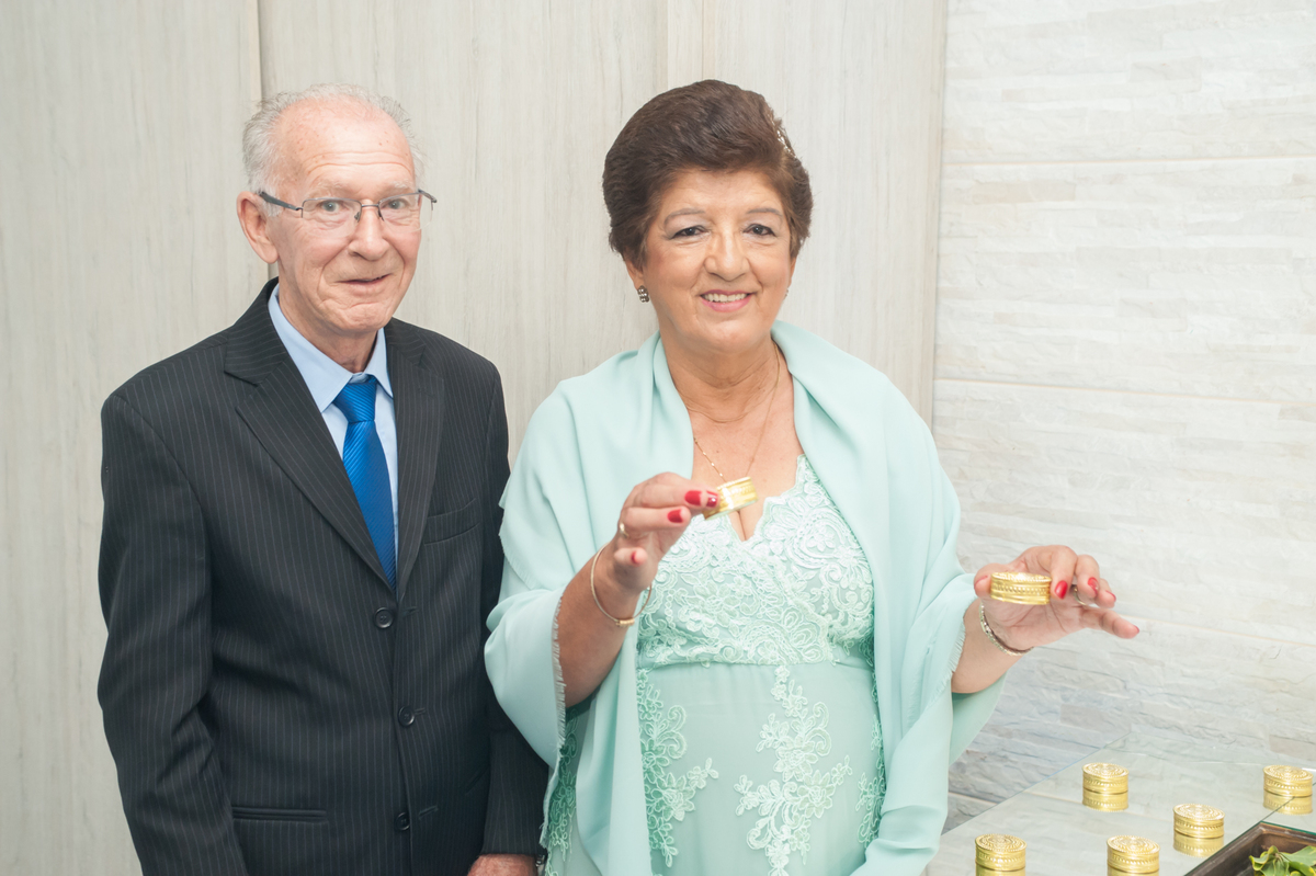 Festa-de-50anos-de-casamento-de-Olando-e-Oliria-bodas-de-ouro-daltocampos-com-na-casa-de-eventos-zoeira-Zona-Norte-de-Porto-Alegre-RS