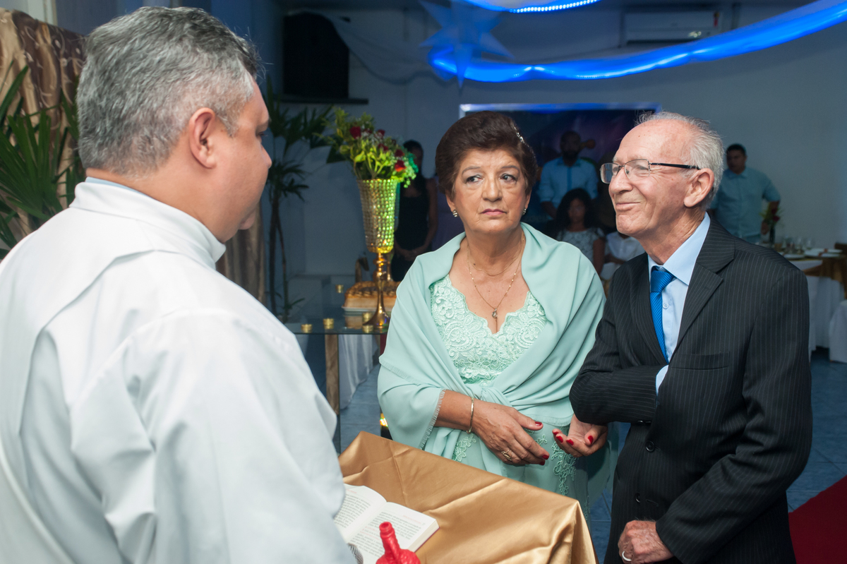 Festa-de-50anos-de-casamento-de-Olando-e-Oliria-bodas-de-ouro-daltocampos-com-na-casa-de-eventos-zoeira-Zona-Norte-de-Porto-Alegre-RS