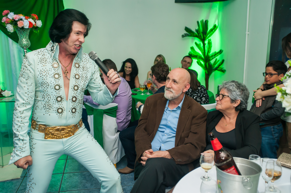 Formatura de Assistente Social - Uniaselvi-Marcilene Medeiros convidou o Elvis Presley para animar seus convidados na casa de eventos Zoeira, após sua colação de grau no Salão de Atos da PUC em Porto Alegre-RS