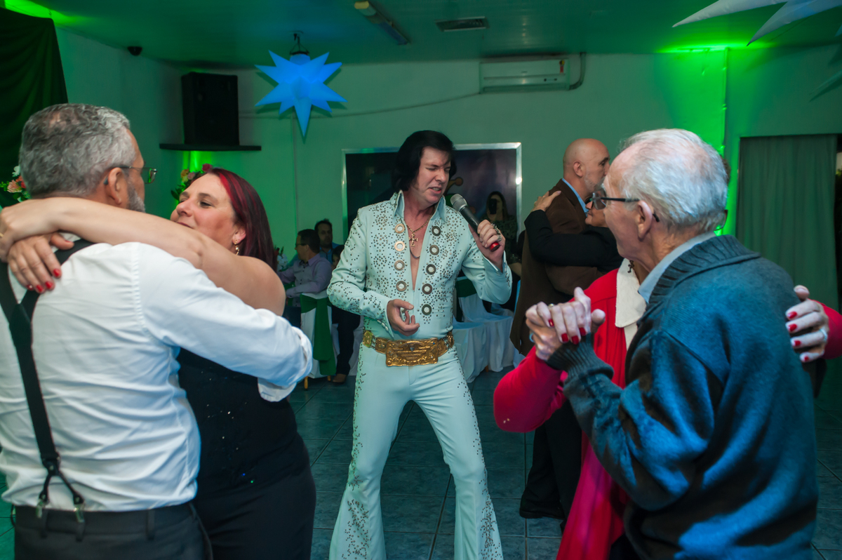 Formatura de Assistente Social - Uniaselvi-Marcilene Medeiros convidou o Elvis Presley para animar seus convidados na casa de eventos Zoeira, após sua colação de grau no Salão de Atos da PUC em Porto Alegre-RS