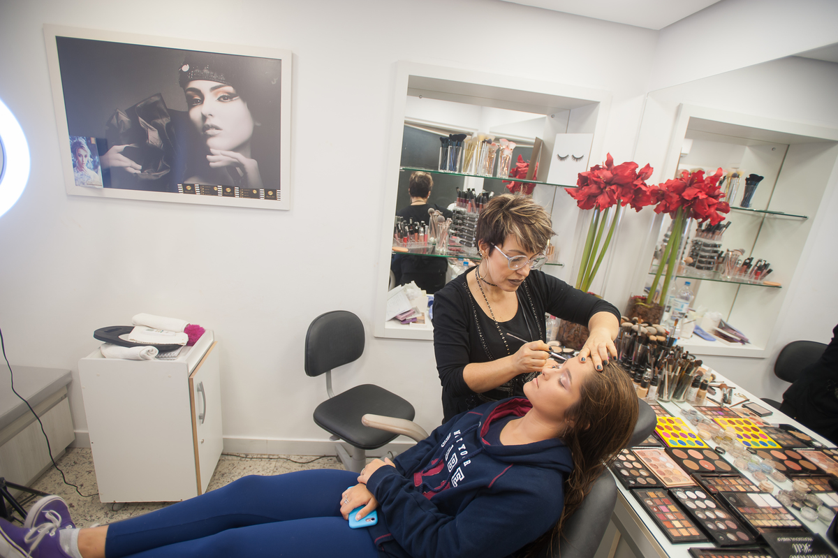 As debutantes adoraram a Jaquelin maquidora com renome internacional e mundial
