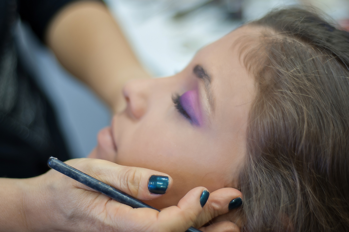 As sobras foram esolhidas pelas debutantes, e a maquiadora acrescentou o seu talento