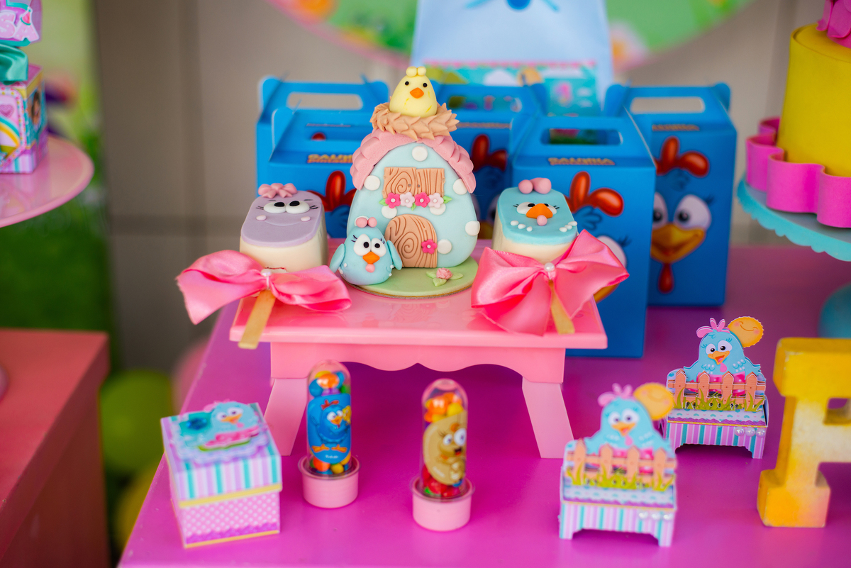 Aniversário infantil tema galinha pintadinha, decoração, fotografia infantil, Tai Barsanulfo em São Roque - SP