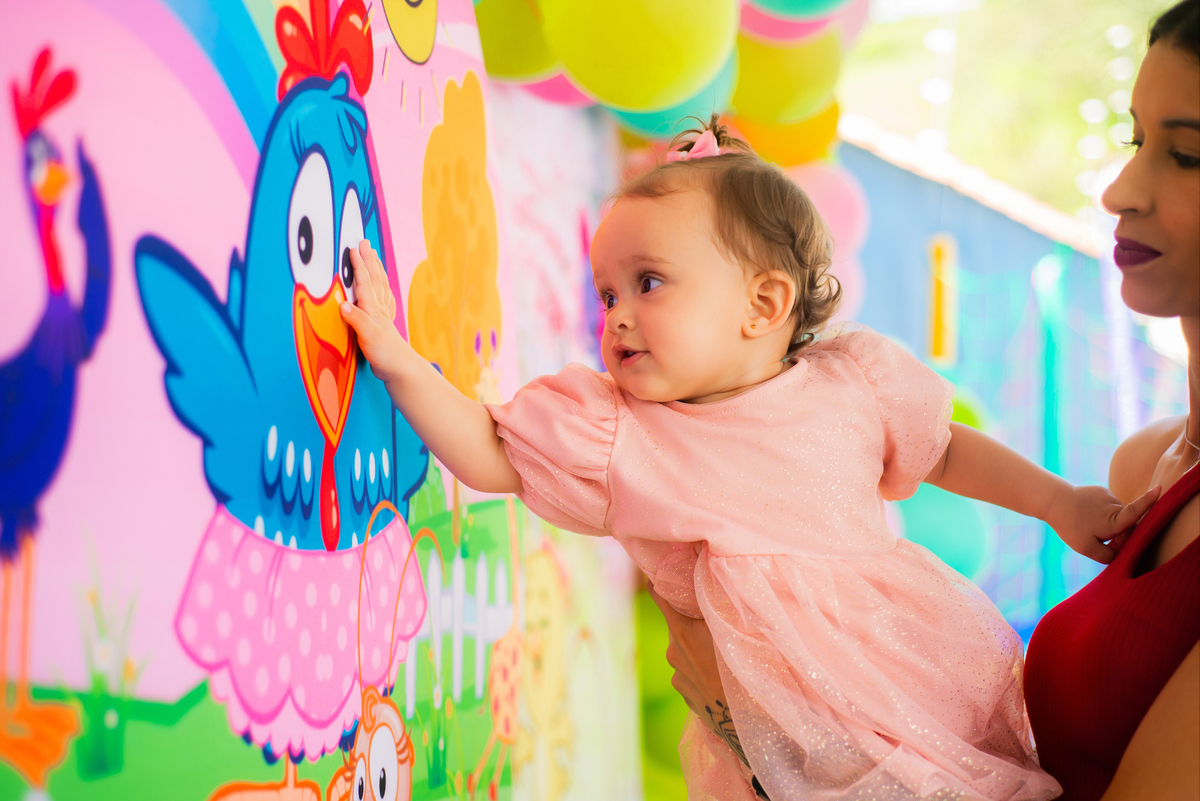 Aniversário infantil tema galinha pintadinha, decoração, fotografia infantil, Tai Barsanulfo em São Roque - SP