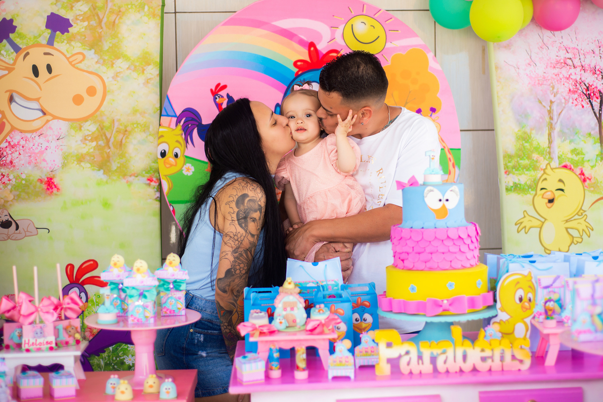 Aniversário infantil tema galinha pintadinha, decoração, fotografia infantil, Tai Barsanulfo em São Roque - SP