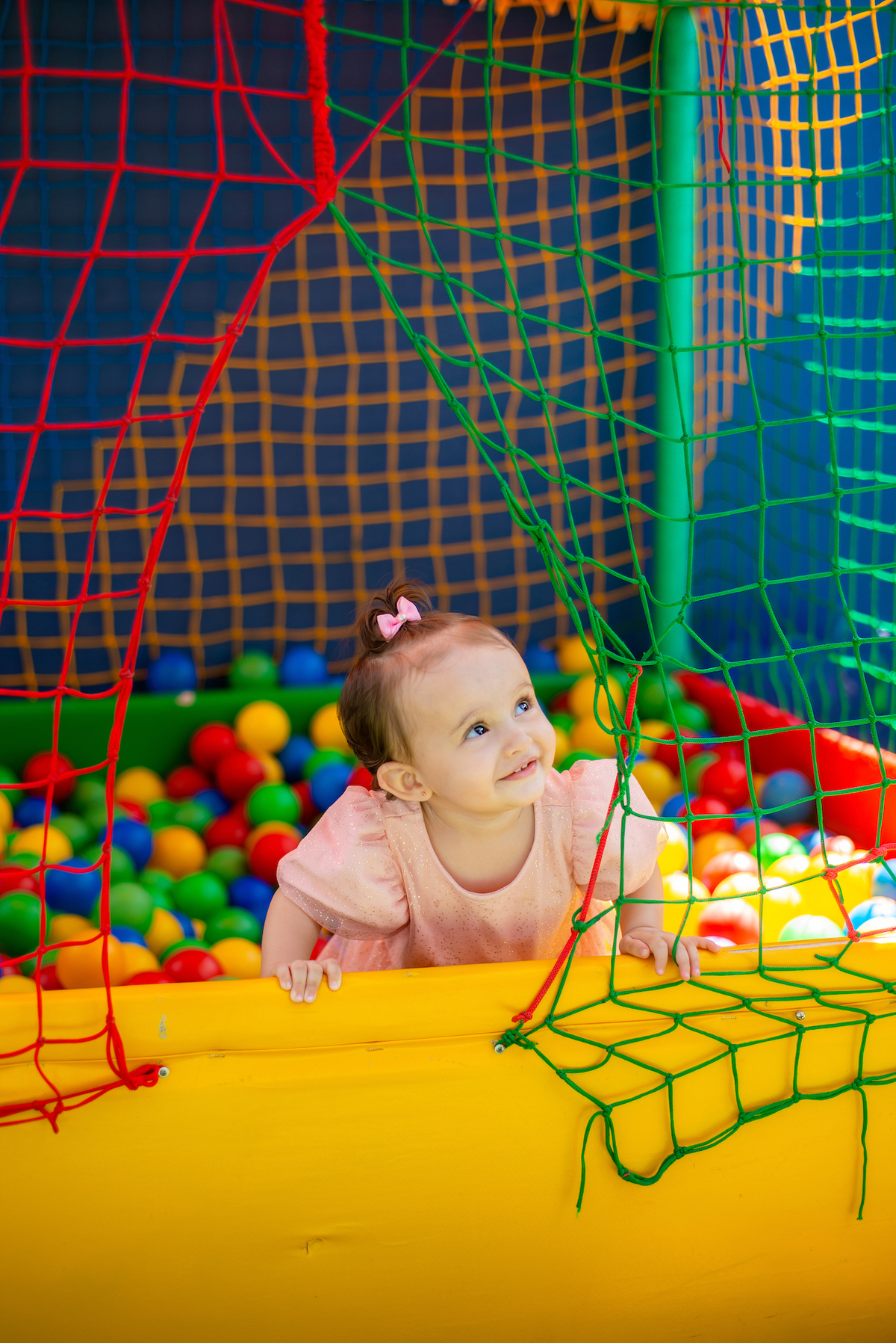 Aniversário infantil tema galinha pintadinha, decoração, fotografia infantil, piscina de bolinhas, Tai Barsanulfo em São Roque - SP
