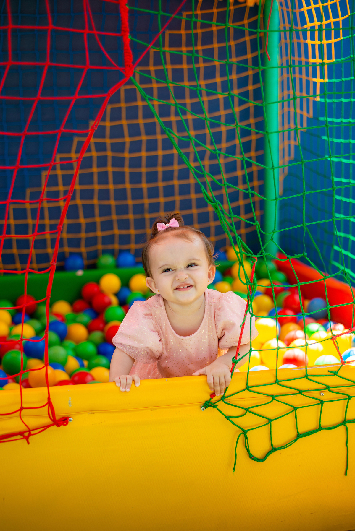 Aniversário infantil tema galinha pintadinha, decoração, fotografia infantil, piscina de bolinhas, Tai Barsanulfo em São Roque - SP