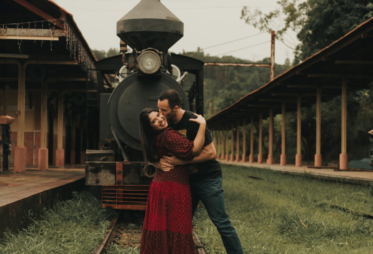Ensaio casal, pré wedding na estação de trem, São Roque SP Tai Barsanulfo