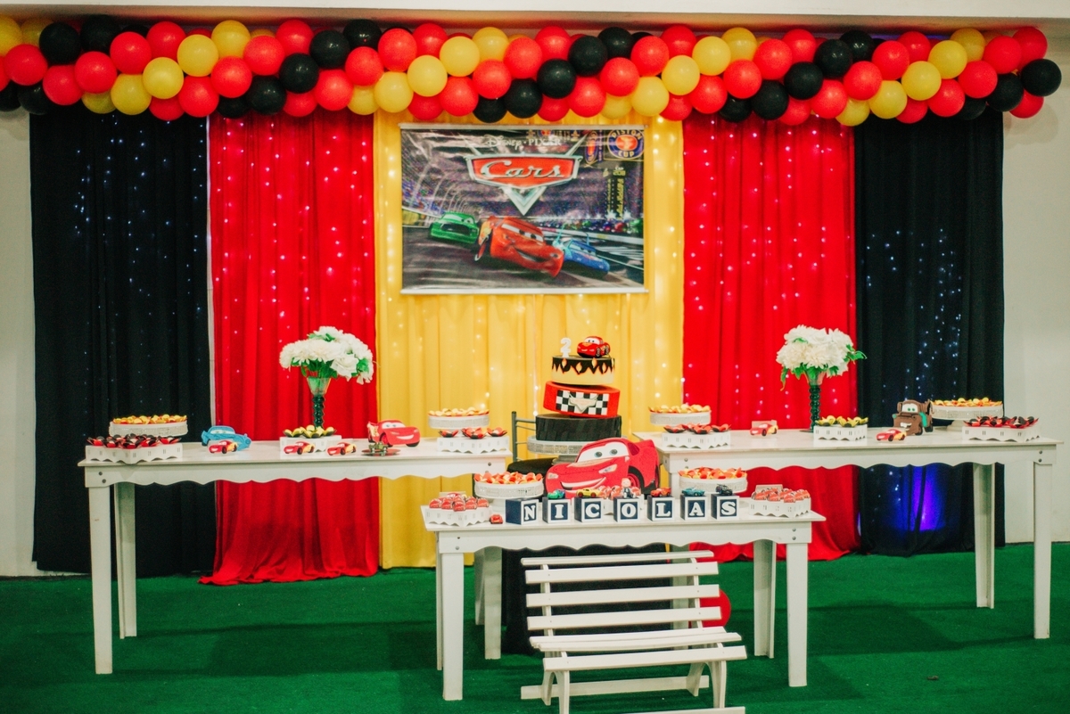 Aniversário tema Carros, bolo, festa, fotografia de eventos em São Roque - SP
