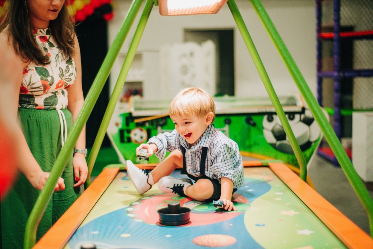 fotografia infantil, aniversario, jogos fliperama, buffet, festa em São Roque - SP