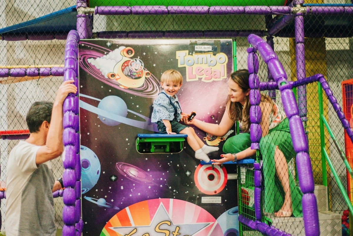 fotografia infantil, aniversario, escorregador colorido, buffet, festa em São Roque - SP