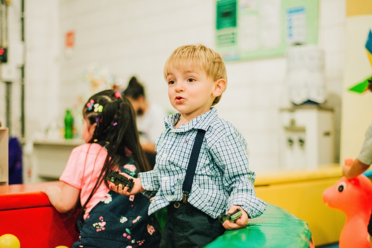 fotografia infantil, aniversario, escorregador colorido, buffet, festa em São Roque - SP