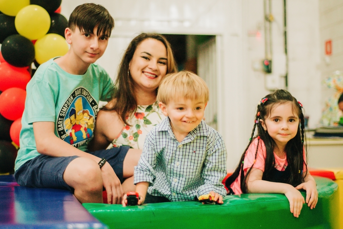 fotografia infantil, aniversario, escorregador colorido, buffet, festa em São Roque - SP