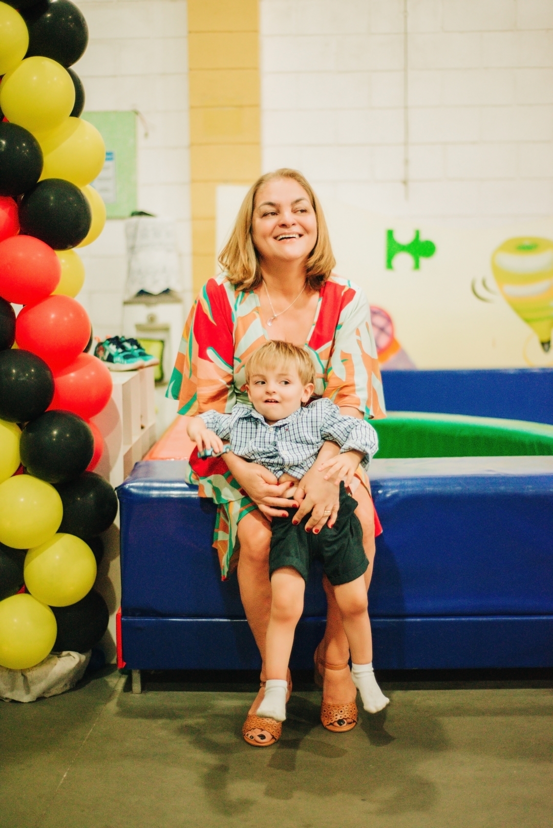 fotografia infantil, aniversario, escorregador colorido, buffet, festa em São Roque - SP