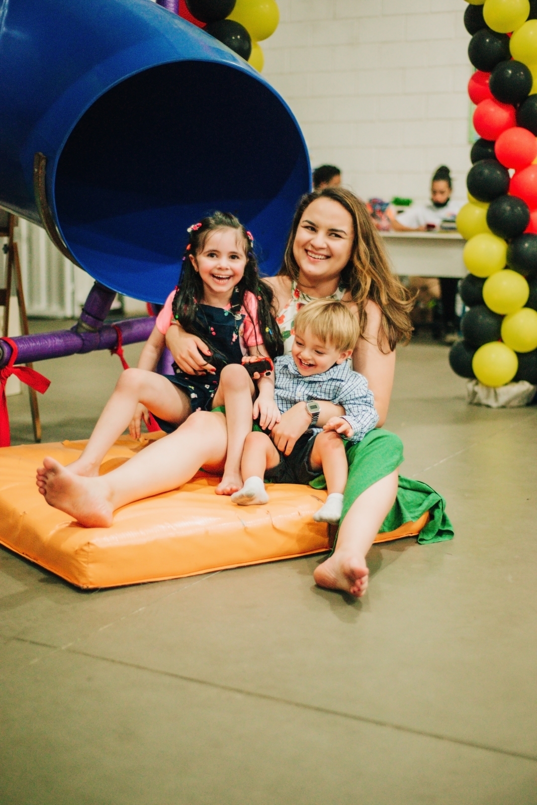 fotografia infantil, aniversario, piscina de bolinhas, buffet, festa em São Roque - SP