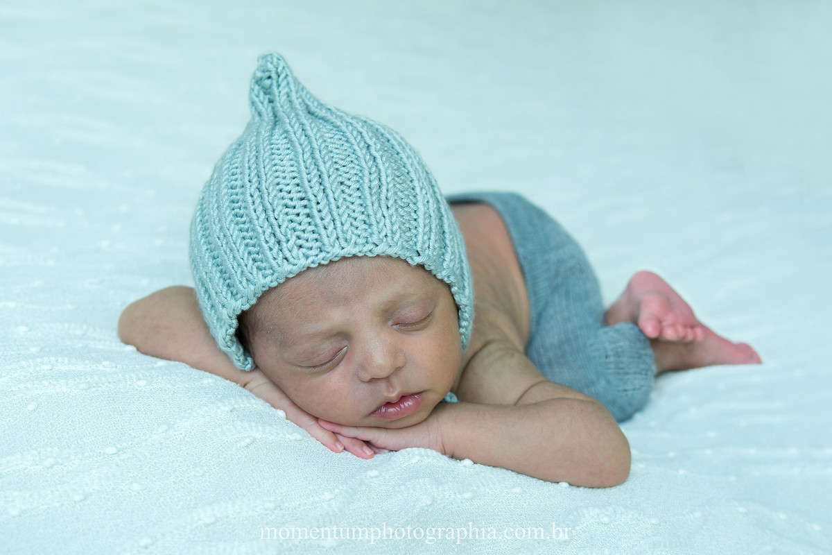 foto newborn tirada por momentum photographia no estudio petropolis rj menino