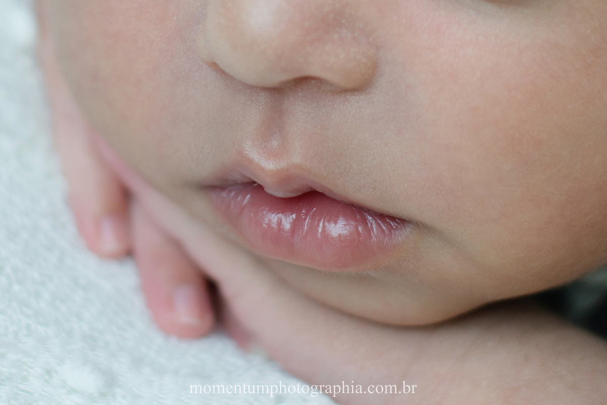 foto newborn tirada por momentum photographia no estudio petropolis rj menino