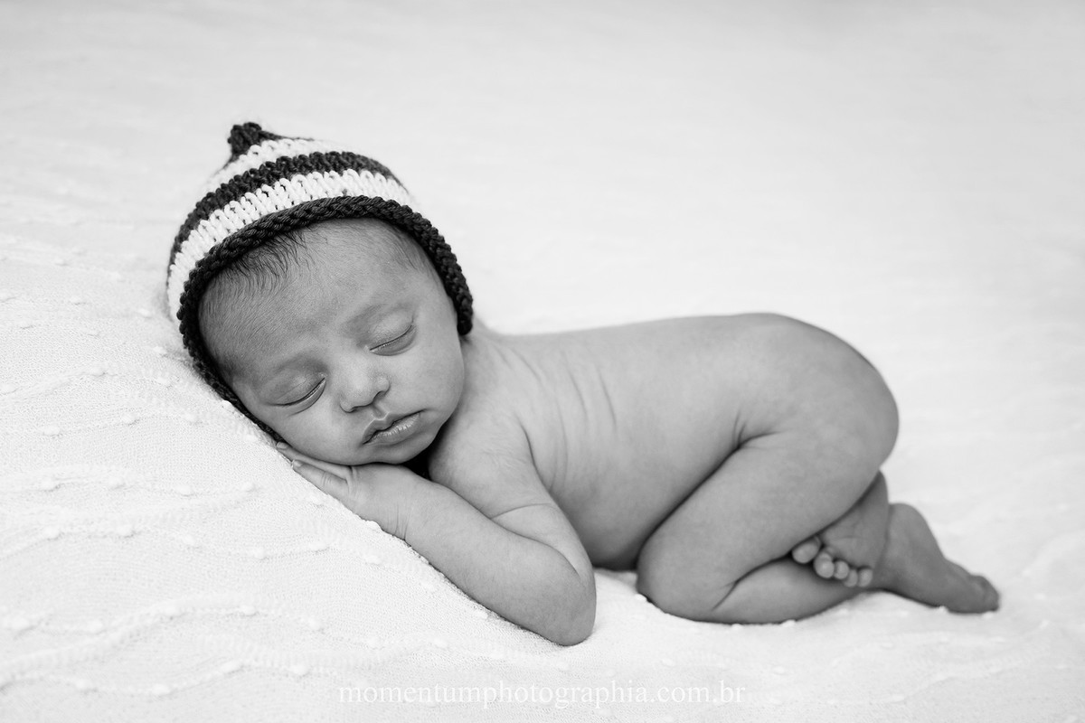 foto newborn tirada por momentum photographia no estudio petropolis rj menino