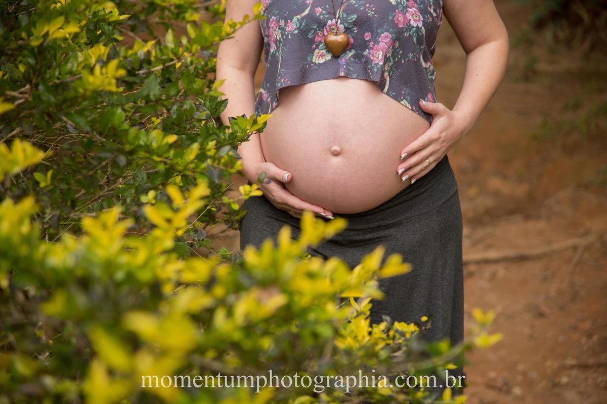 foto tirada por momentum photographia ensaio gestante em petropolis rj estudio parque cremeri