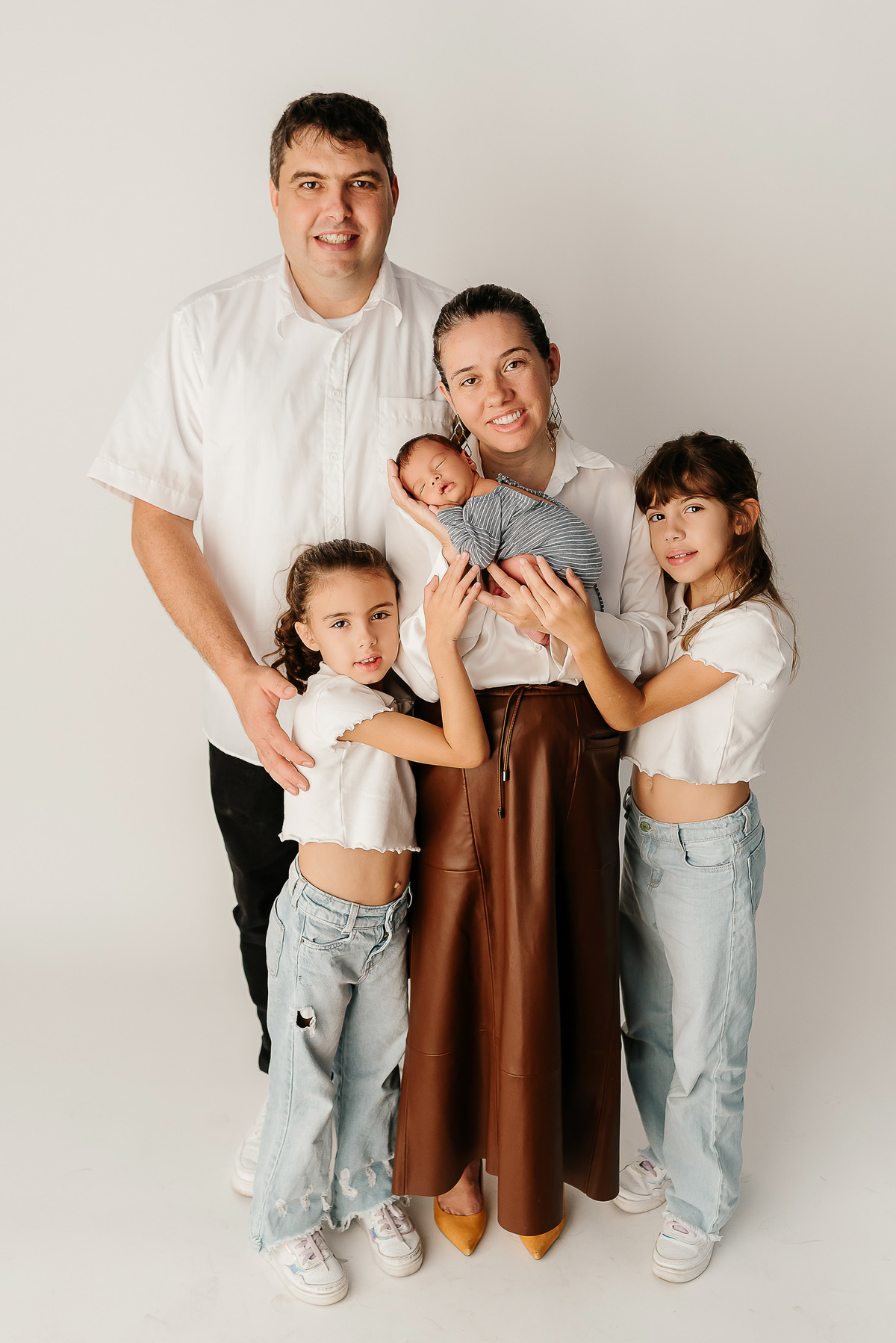 ensaio-newborn-petropolis-rj-estudio-quitandinha-fotografia-profissional-atemporal-clean-familia-recem-nascido