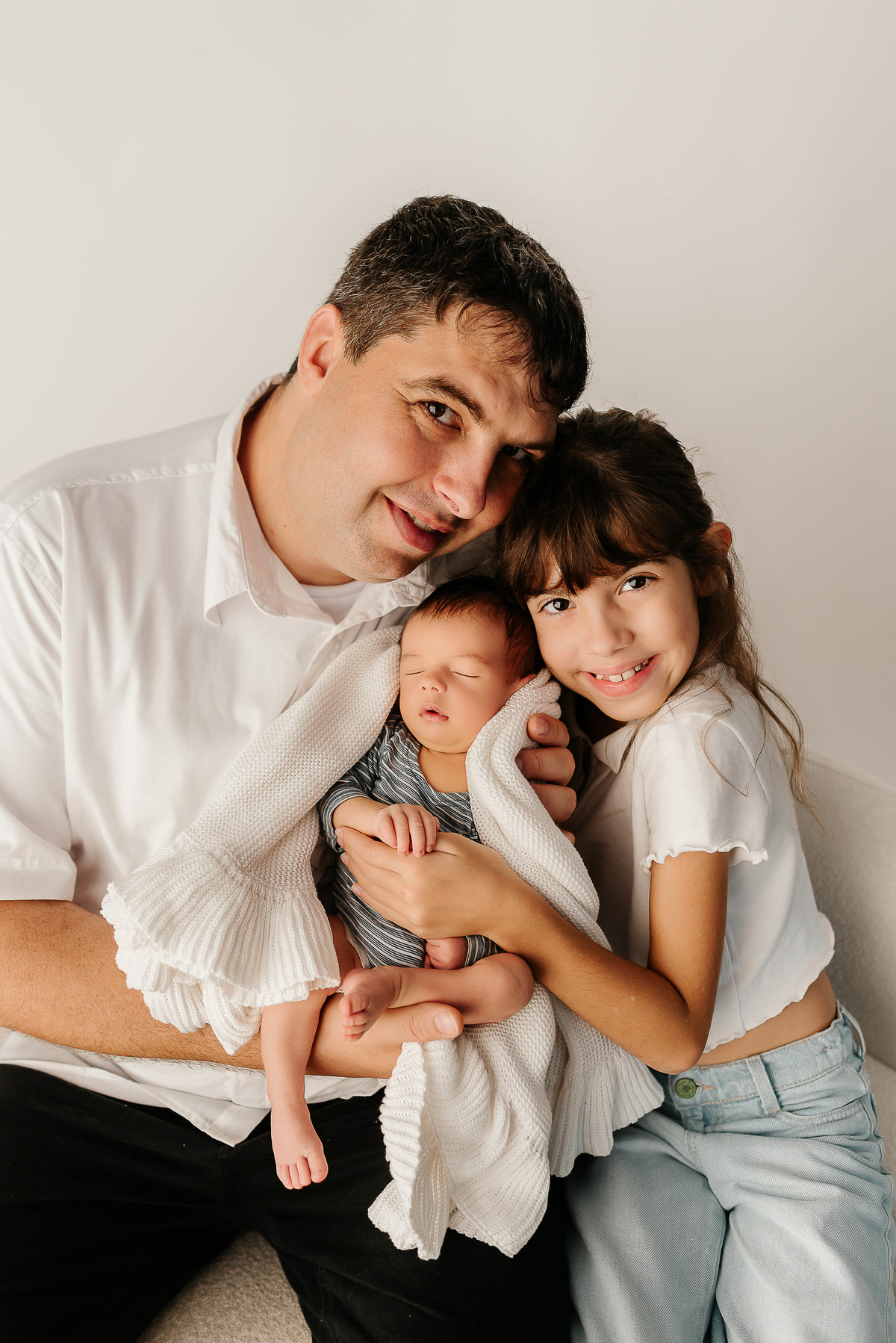 ensaio-newborn-petropolis-rj-estudio-quitandinha-fotografia-profissional-atemporal-clean-familia-recem-nascido