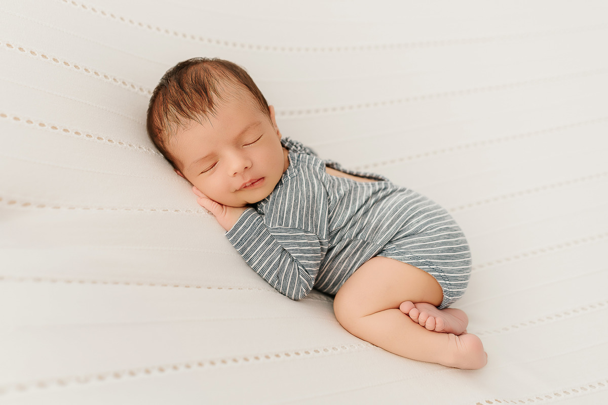 ensaio-newborn-petropolis-rj-estudio-quitandinha-fotografia-profissional-atemporal-clean-familia-recem-nascido