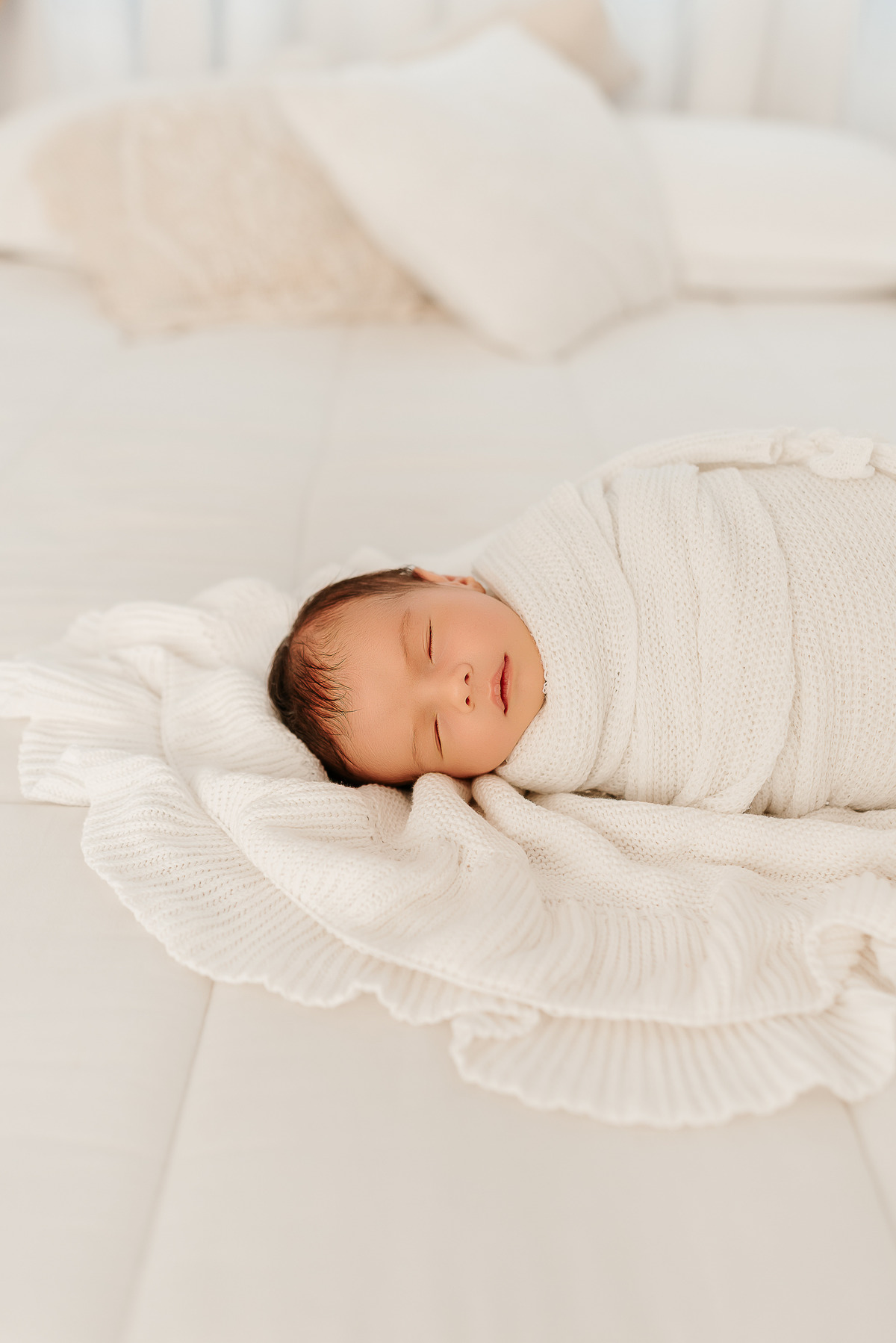 ensaio-newborn-petropolis-rj-estudio-quitandinha-fotografia-profissional-atemporal-clean-familia-recem-nascido