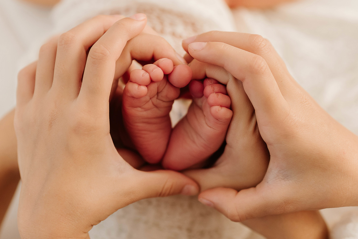 ensaio-newborn-petropolis-rj-estudio-quitandinha-fotografia-profissional-atemporal-clean-familia-recem-nascido