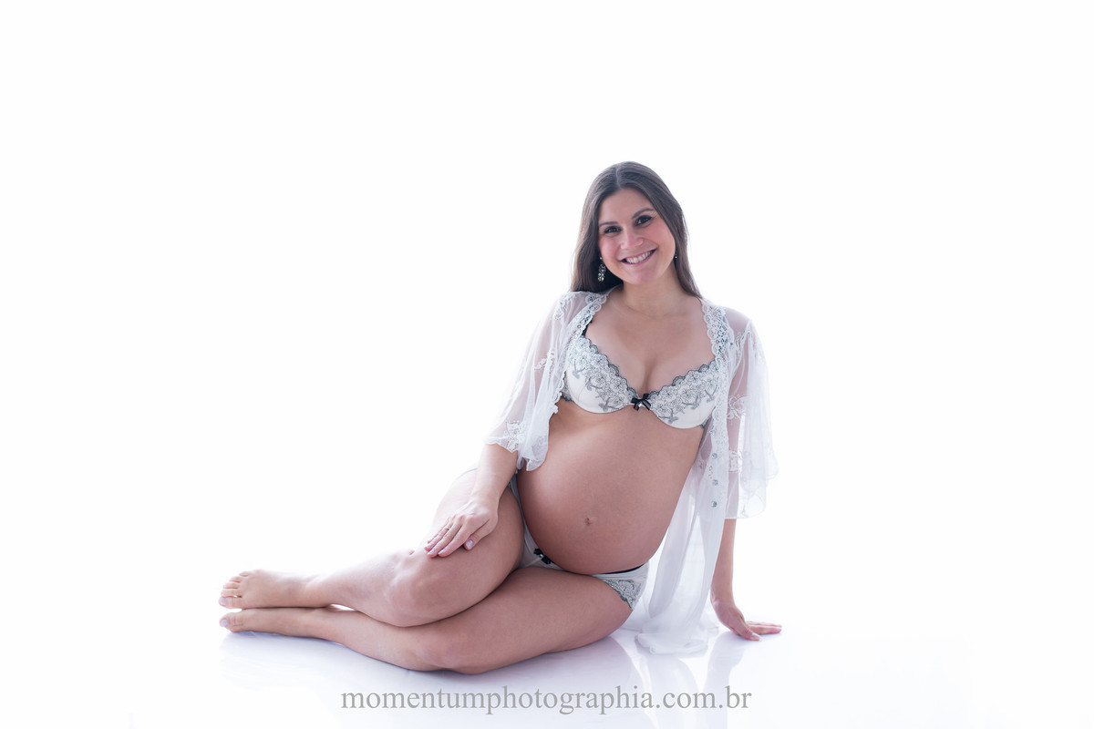 foto tirada por momentum photographia gestante maternidade gravida em petropolis rj estudio