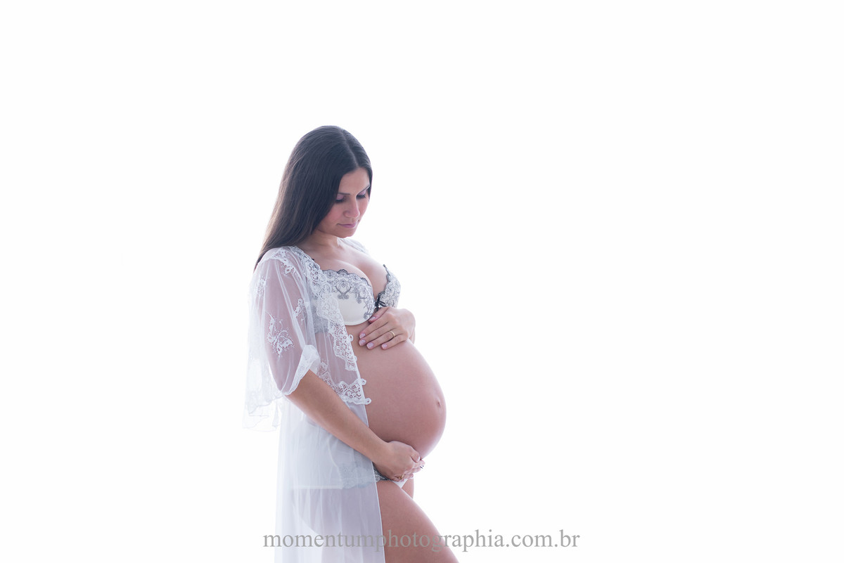 foto tirada por momentum photographia gestante maternidade gravida em petropolis rj estudio