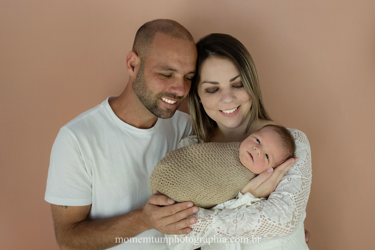 foto tirada por momentum photographia em petropolis rj estudio newborn