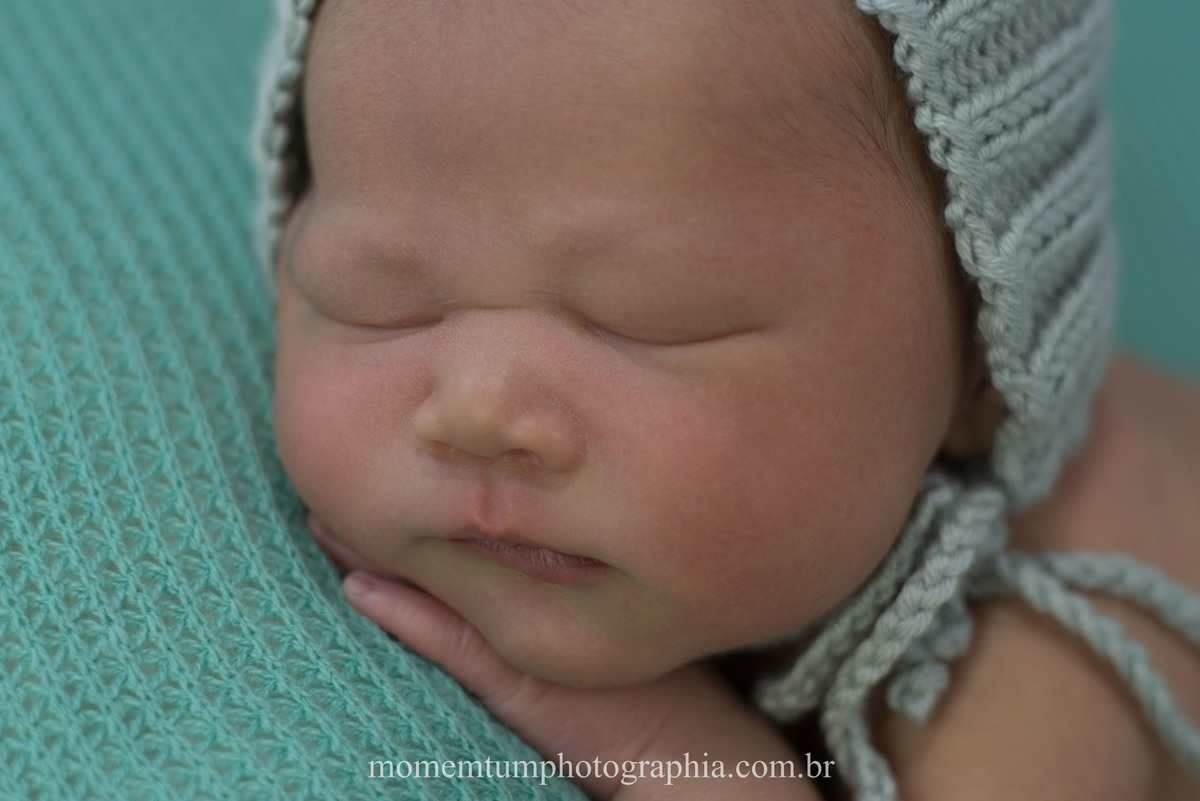foto tirada por momentum photographia em petropolis rj estudio newborn