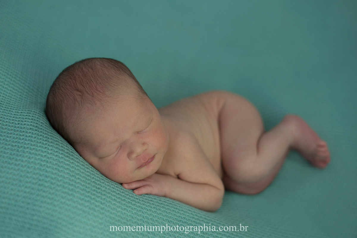 foto tirada por momentum photographia em petropolis rj estudio newborn