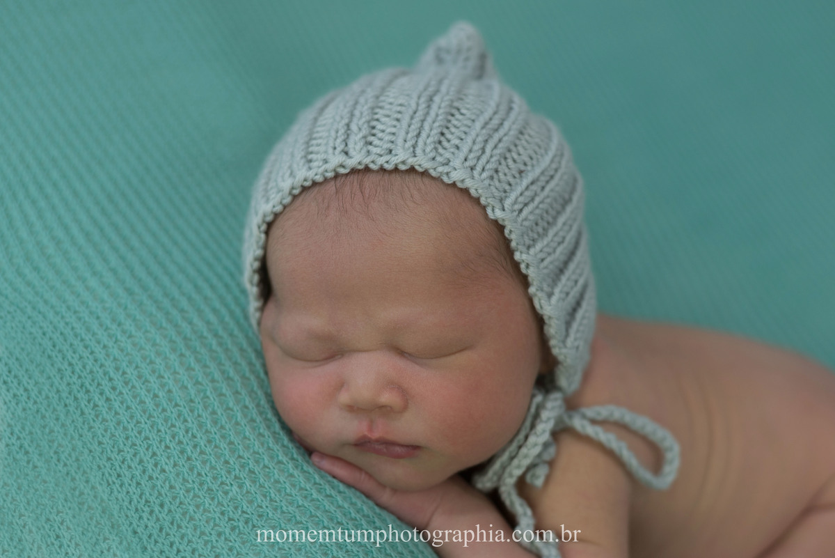 foto tirada por momentum photographia em petropolis rj estudio newborn