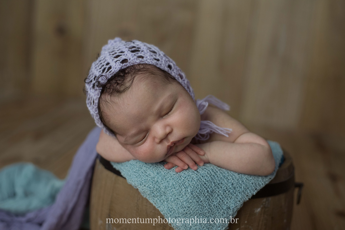 foto tirada por momentum photographia em petropolis rj ensaio newborn
