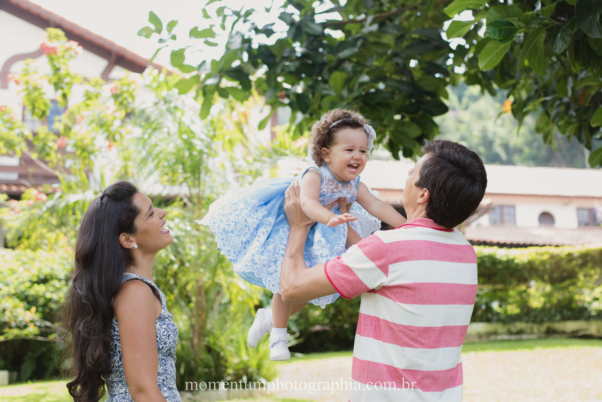 foto tirada por momentum photographia ensaio de família petropolis rj família