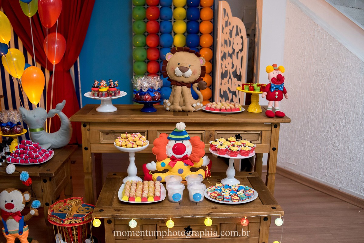 foto tirada por momentum photographia em petropolis rj aniversario infantil casa de festa tendencia festas no quitandinha tema circo menino 1 ano