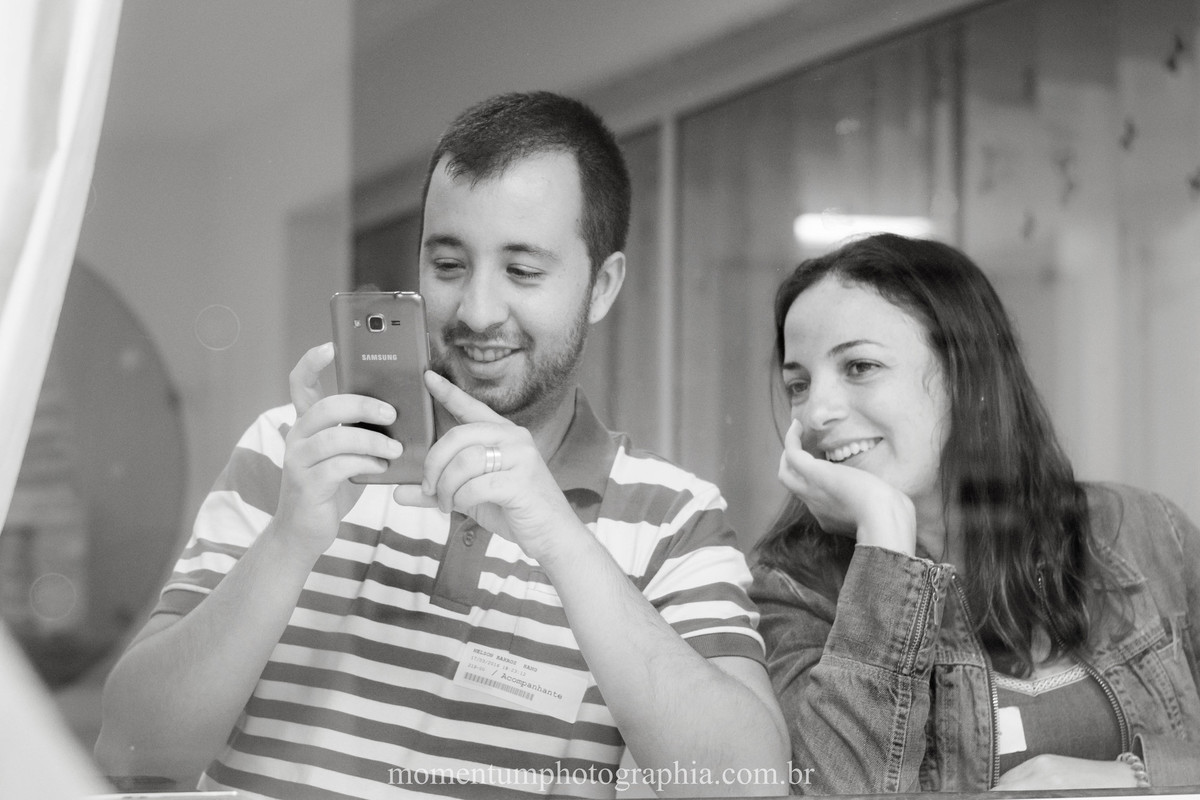 Foto de parto tirada por Momentum Photographia na maternidade do Hospital Santa Teresa em Petrópolis - RJ