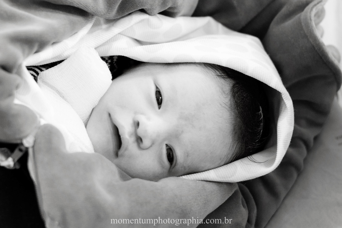 Foto de parto tirada por Momentum Photographia na maternidade do Hospital Santa Teresa em Petrópolis - RJ