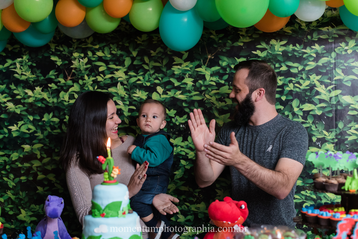 foto tirada por momentum photographia em petropolis rj aniversario infantil dinossauros